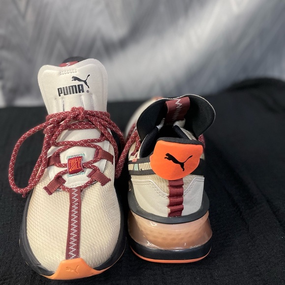 Women’s Puma runners size 6, multi colours of burgundy, orange, biege! - Picture 2 of 2